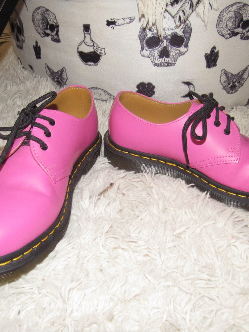 Dr. Martens Pink Leather Lace-Up Oxfords - Picture 3 of 4